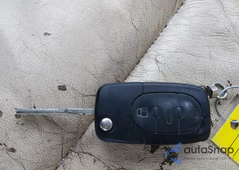 2000 Audi A6 4.2 z USA, uszkodzony, nr VIN WAUZL64B5YN073468